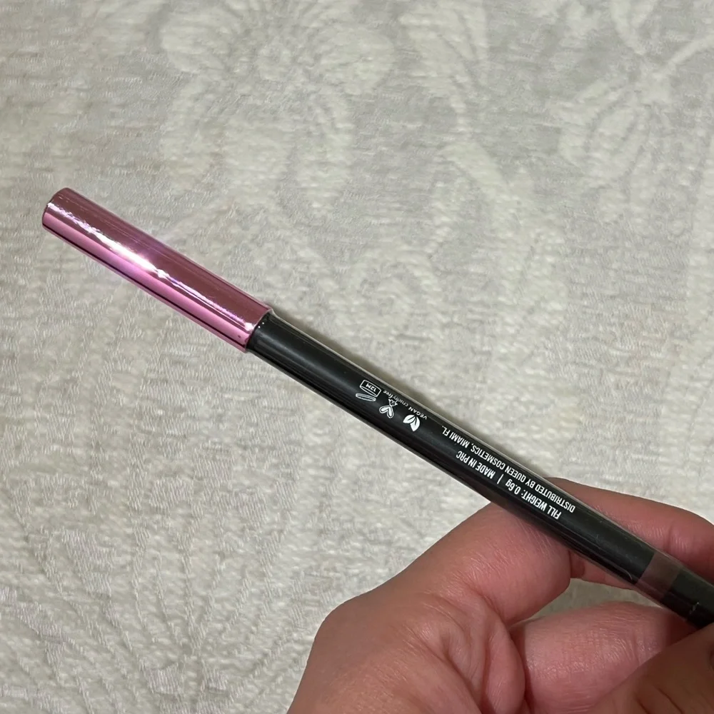Queen Cosmetics On Lock lip liner in Bubblegum - Picture 3 of 3